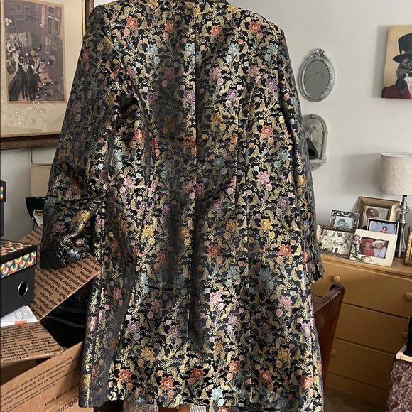 Floral Brocade Women's Coat - Picture 2 of 3